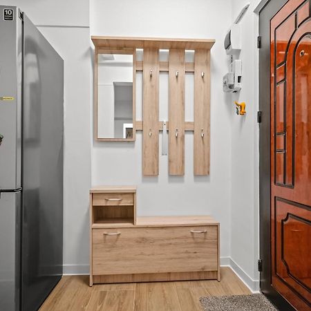 בוקרשט Earthy Escape - Central Apt With Balcony מראה חיצוני תמונה