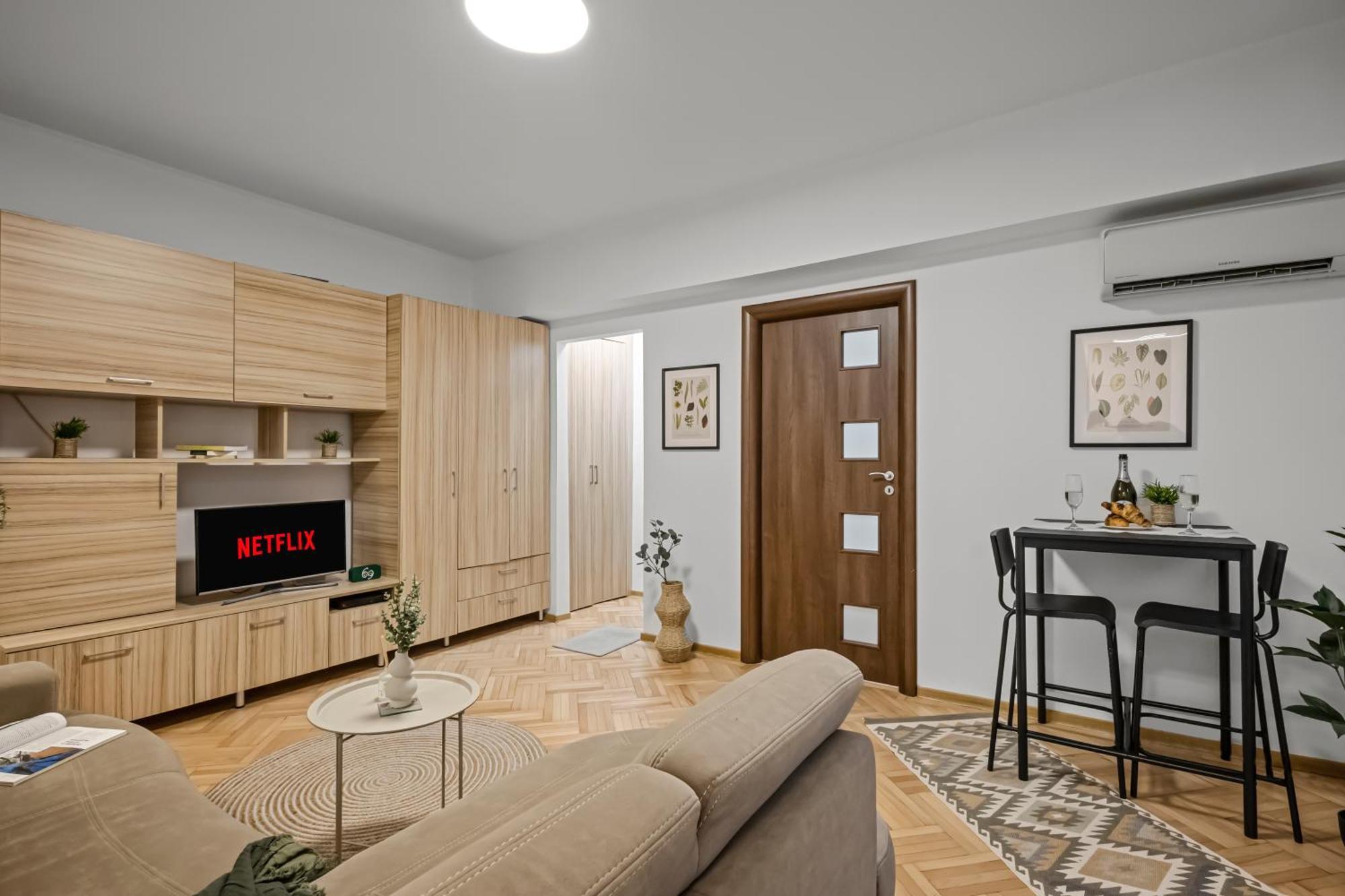 בוקרשט Earthy Escape - Central Apt With Balcony מראה חיצוני תמונה